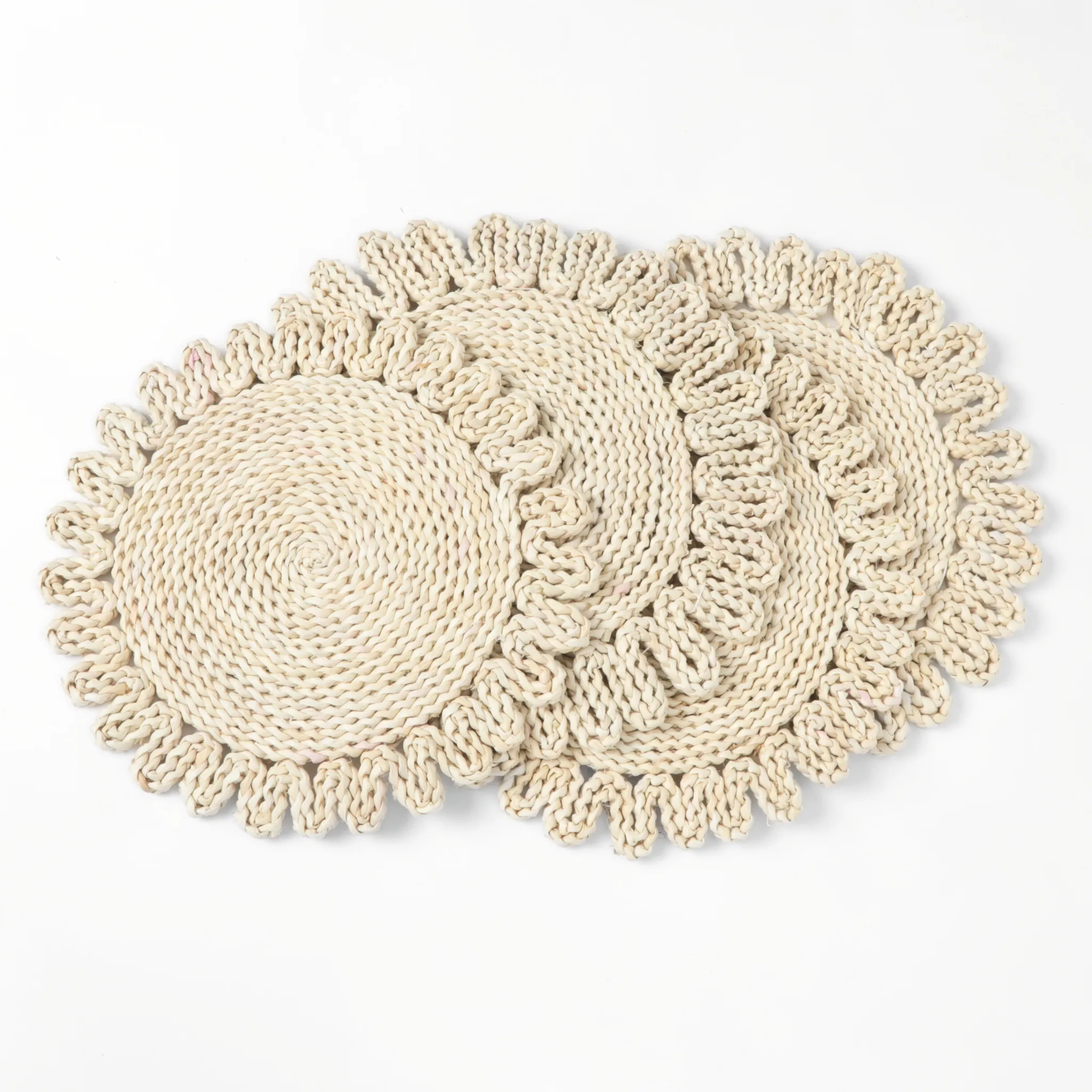 4 pc/set Flower Shape Straw 15" Placemats