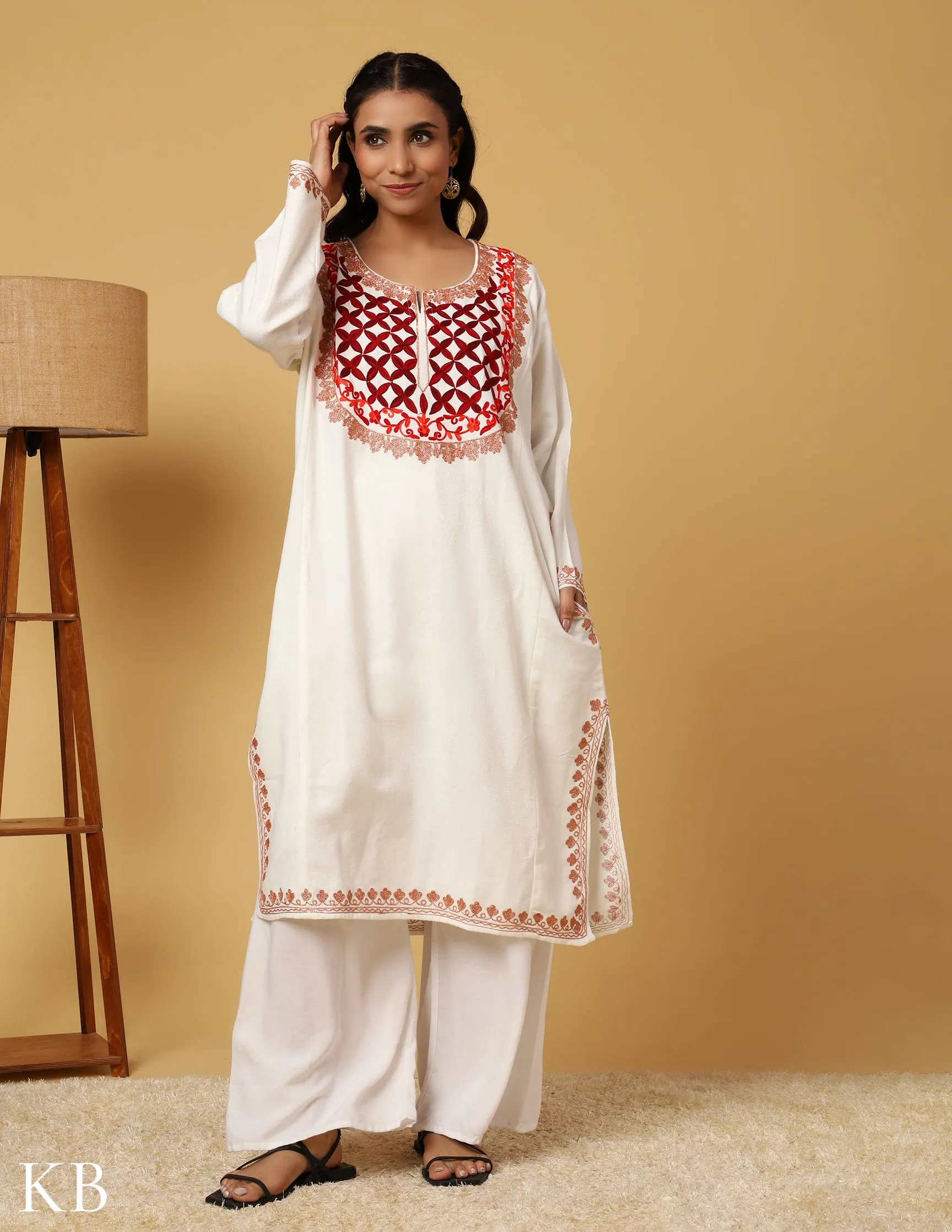 Ivory Elegant Zari Aari Embroidered Cashmilon Phiran