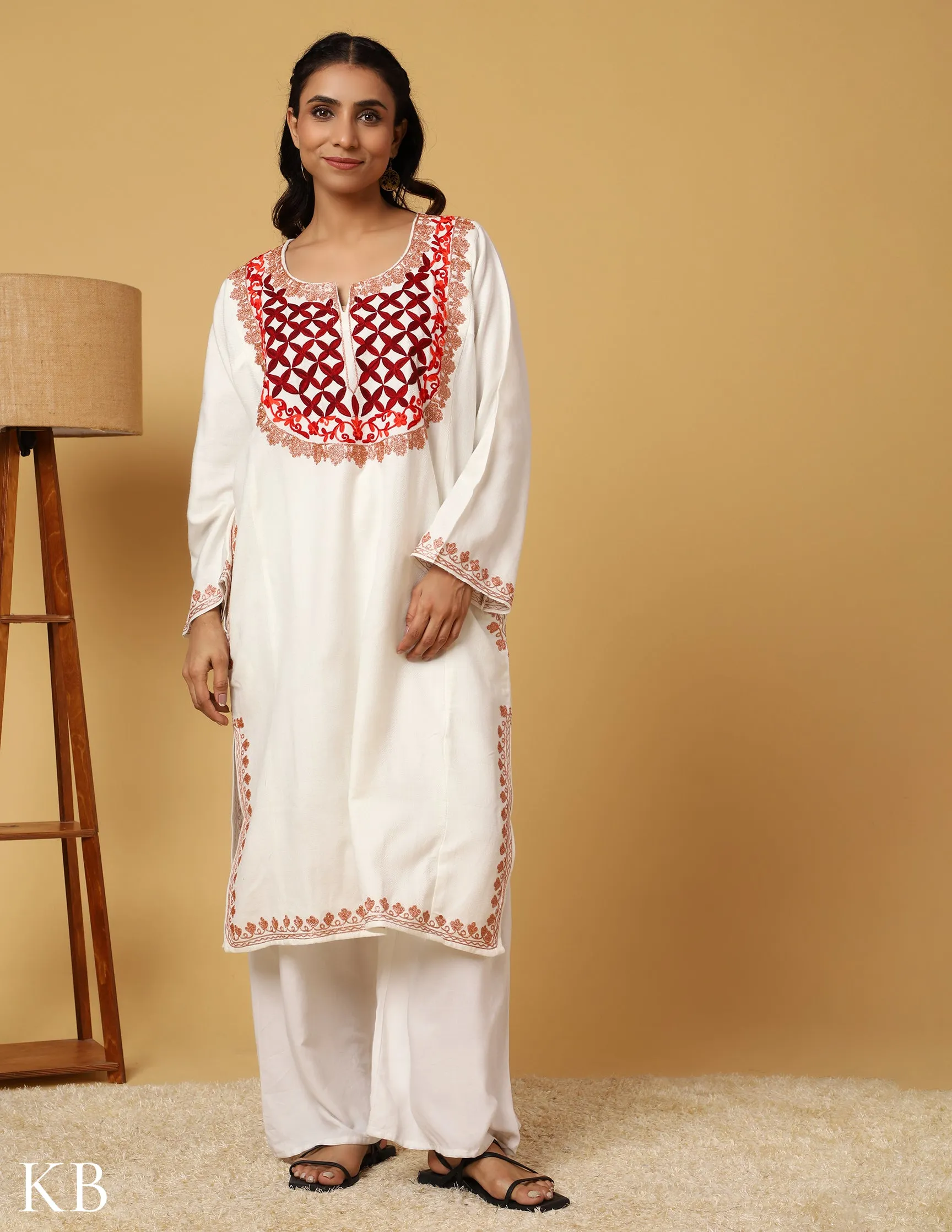 Ivory Elegant Zari Aari Embroidered Cashmilon Phiran