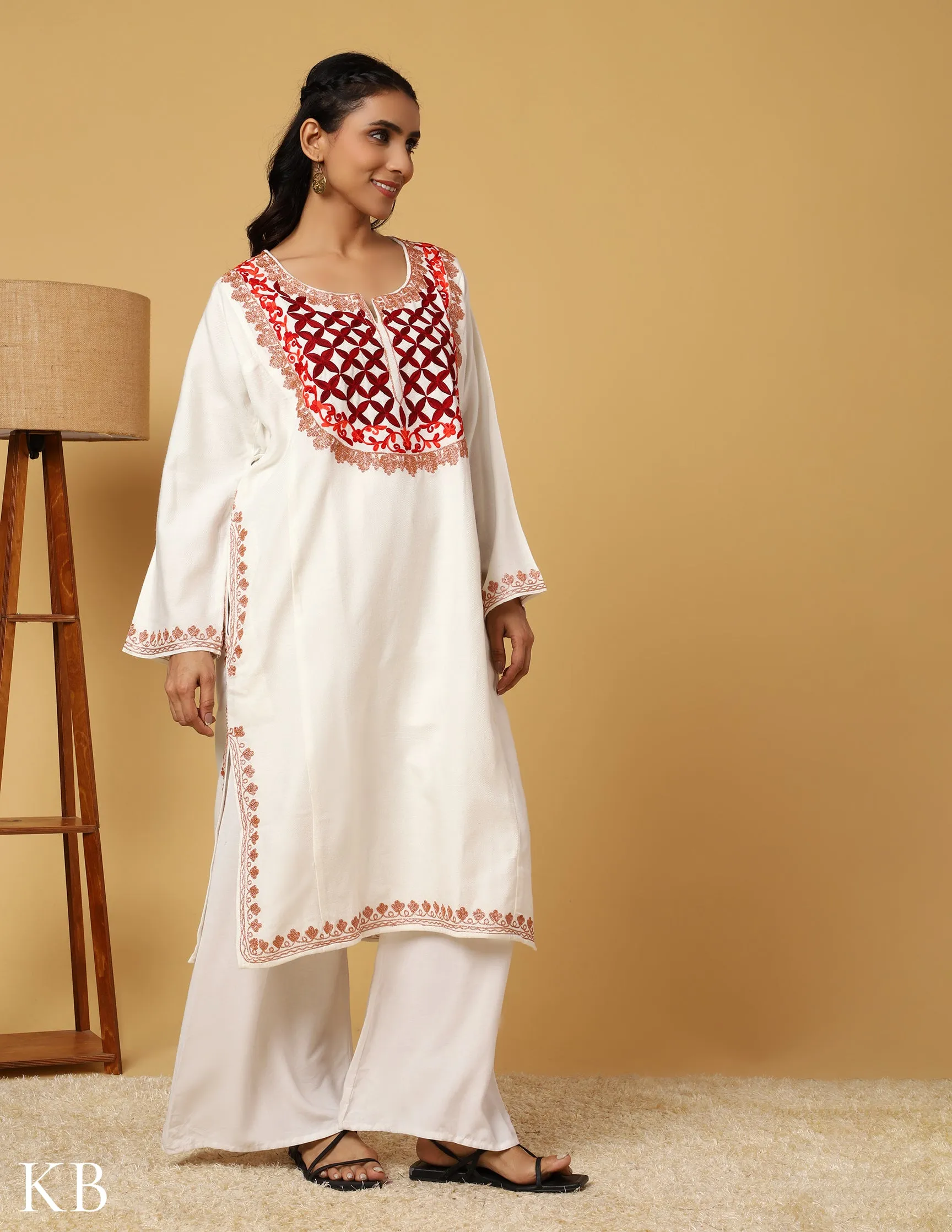Ivory Elegant Zari Aari Embroidered Cashmilon Phiran