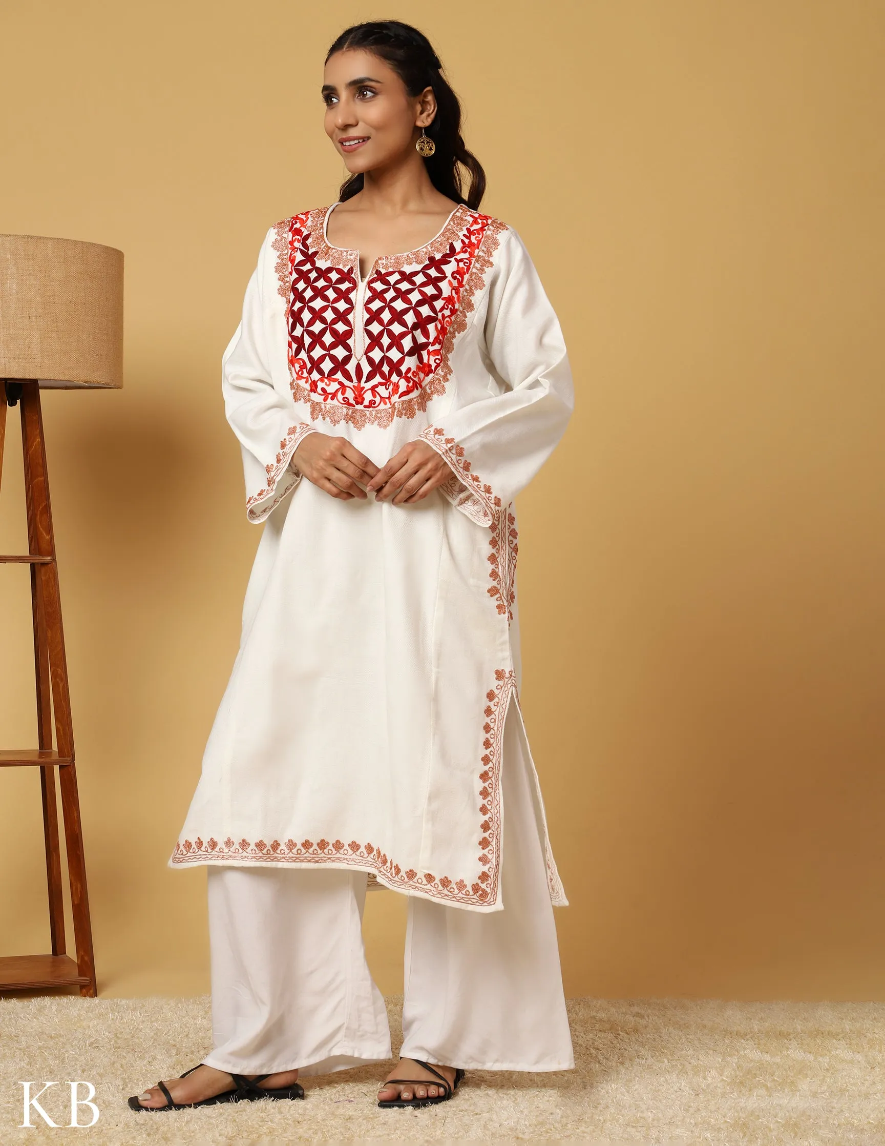 Ivory Elegant Zari Aari Embroidered Cashmilon Phiran