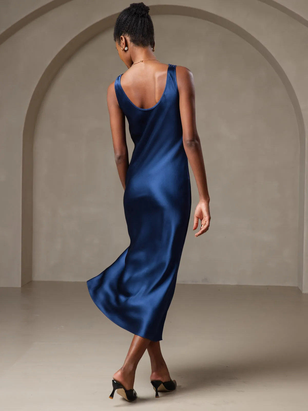 Elegant Long Dress with Wide Straps in Solid Silk - Sleeveless Option