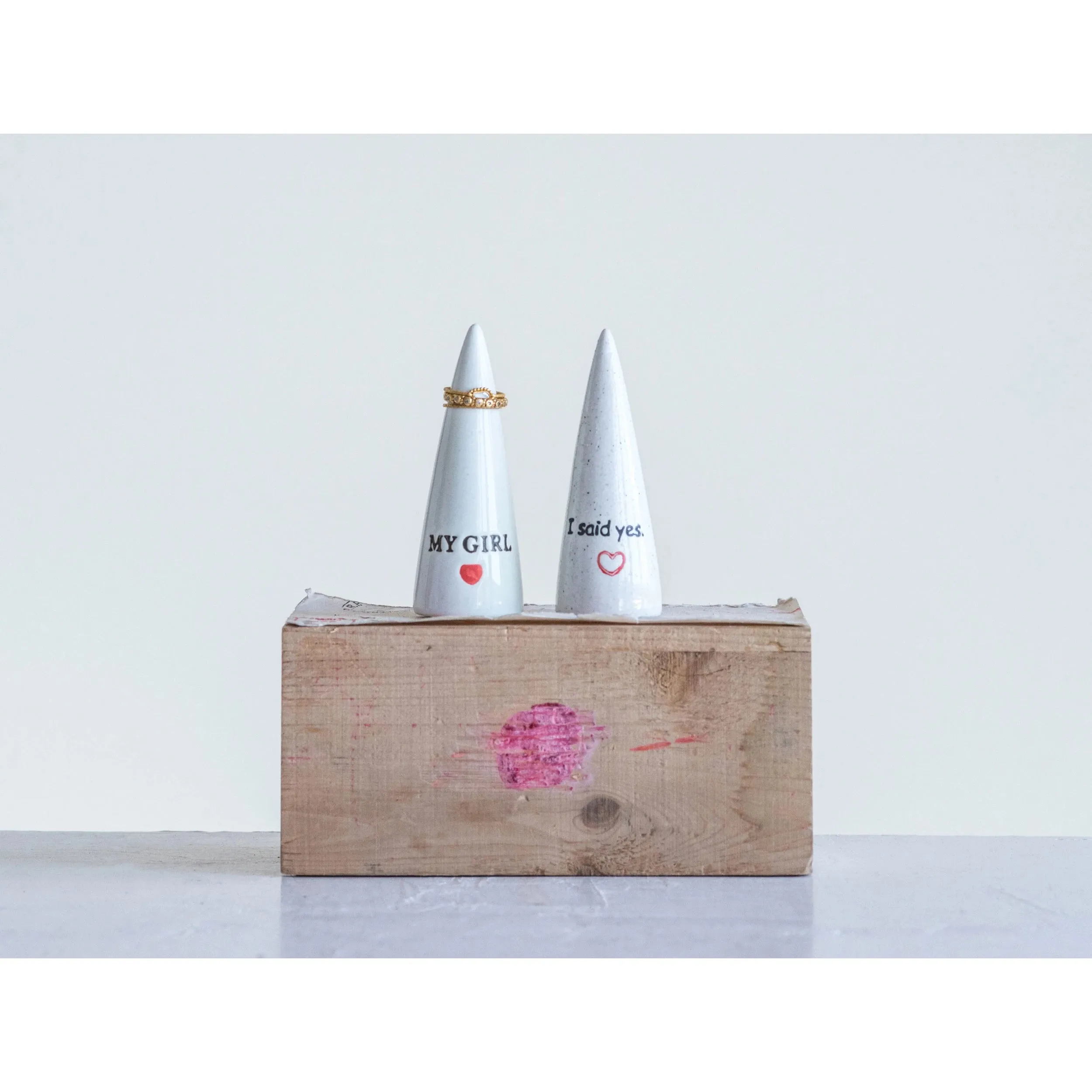STONEWARE CONE RING HOLDER 2 STYLES