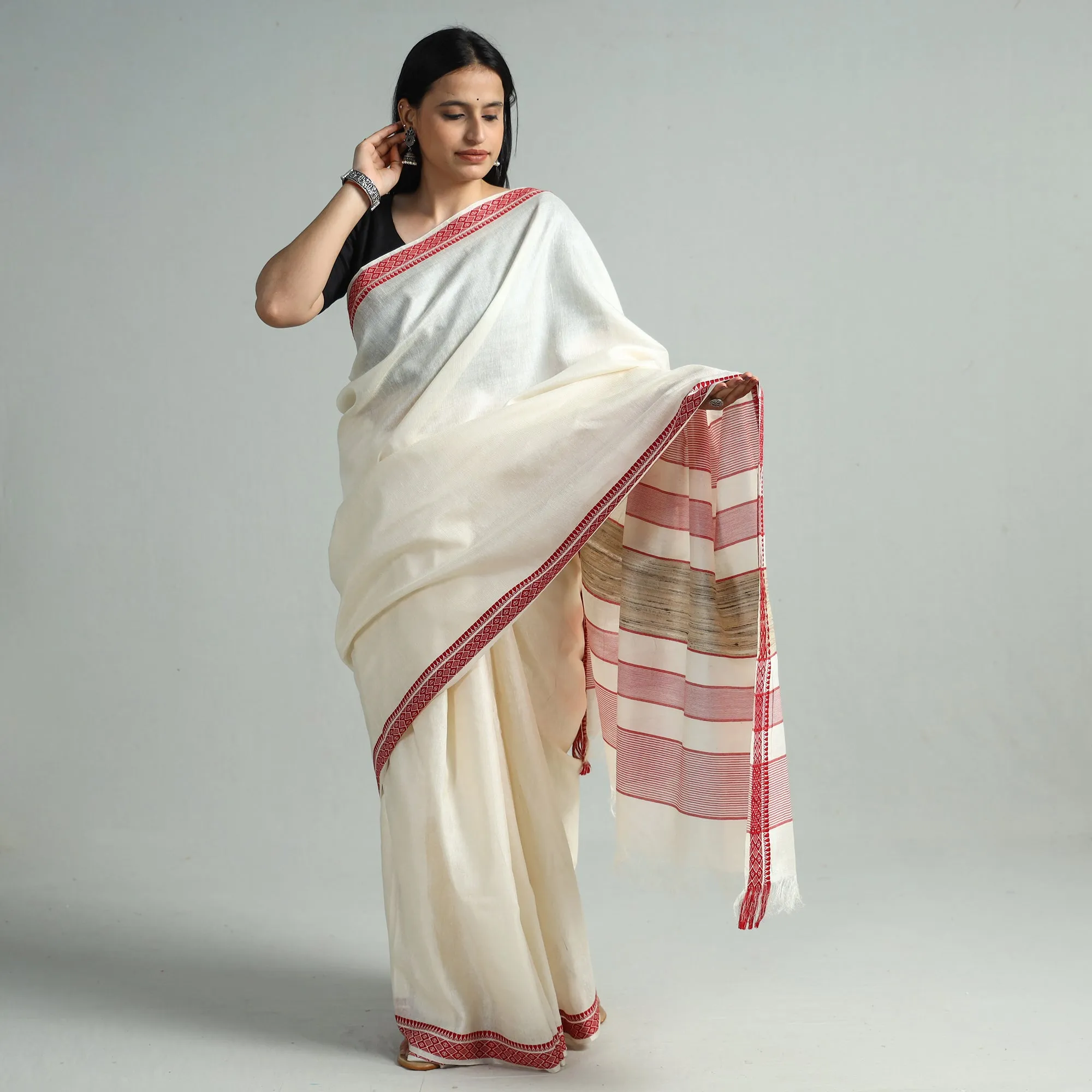 White - Traditional Vidarbha Tussar Silk Handloom Saree with Woven Border 126